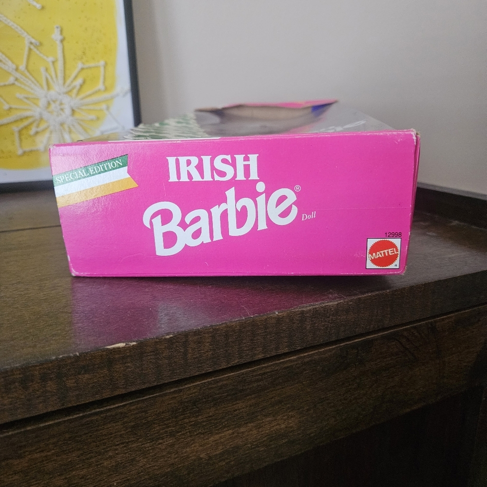 🍀 Vintage 1994 New in box Irish Barbie 🍀 - Picture 8 of 9